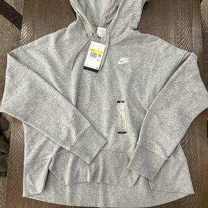 Nike Pullover With Cropped Bottom Women’s Size Small